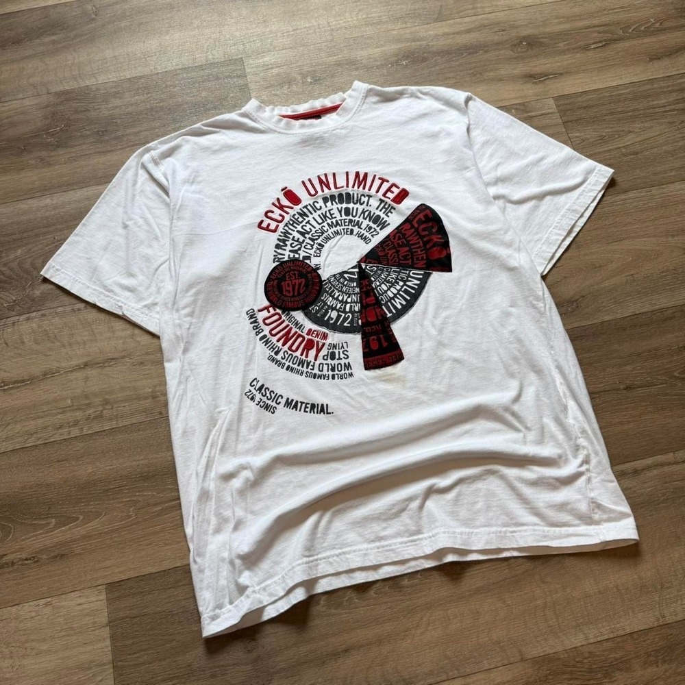 Ecko Unltd. Y2k graphic tee